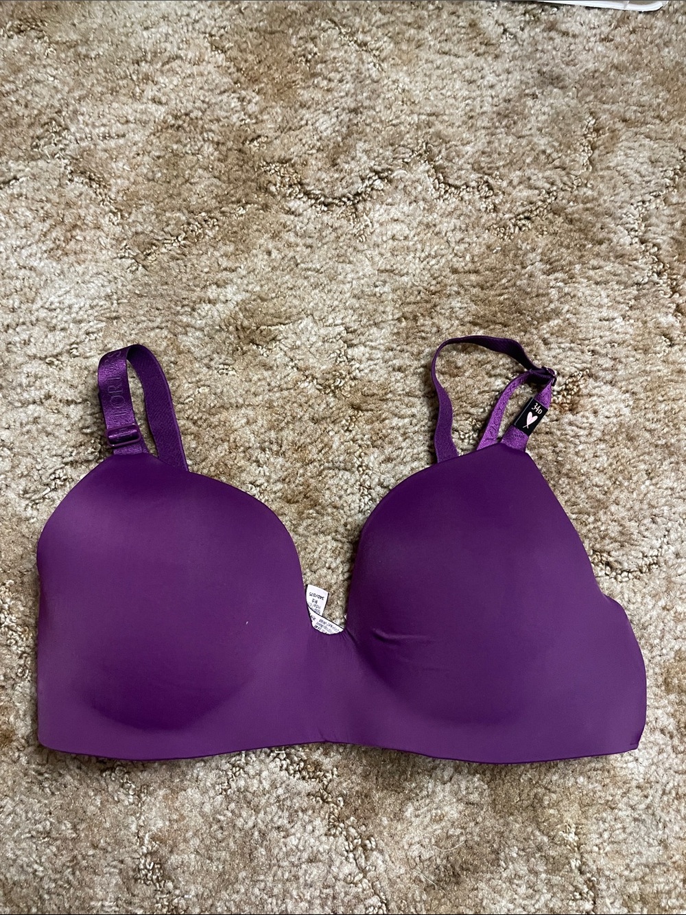 NWT Victoria’s Secret Lightly Lined Wireless Bra Size 34D